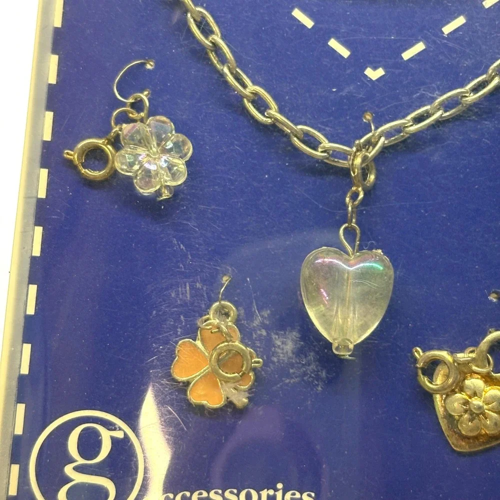 G Accessories Charm Bracelet Kids OS Gold New Deadstock Y2K Heart Flower 5 Charm